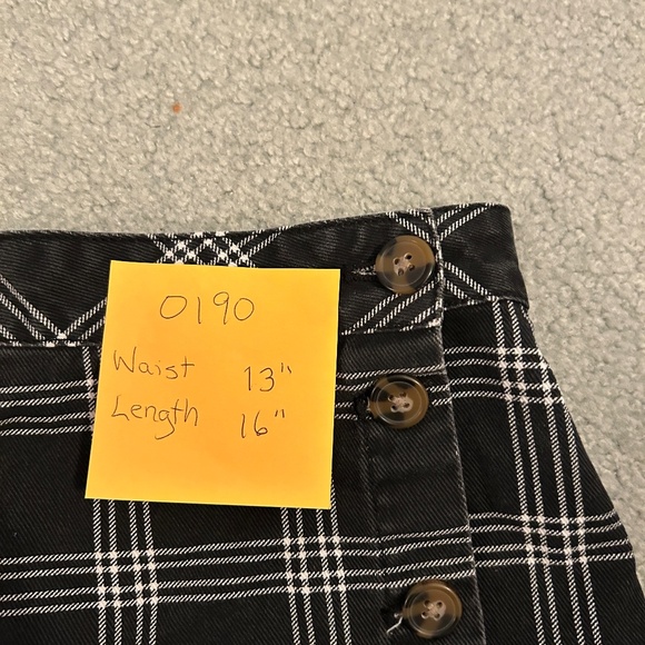 Divided H&M Mini Skirt Size 4 Black and White Plaid - Picture 5 of 6